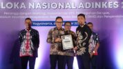 Wamendagri Bima Arya Serahkan Penghargaan Pentaloka Nasional Implementasi Kawasan Tanpa Rokok kepada Kota Makassar