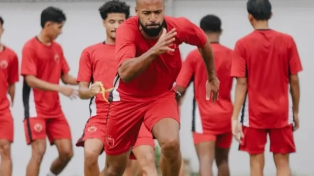 Striker Baru PSM Makassar, Alex Tanque